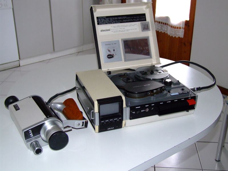 Il Nastrone - AKAI VT110 video portapack